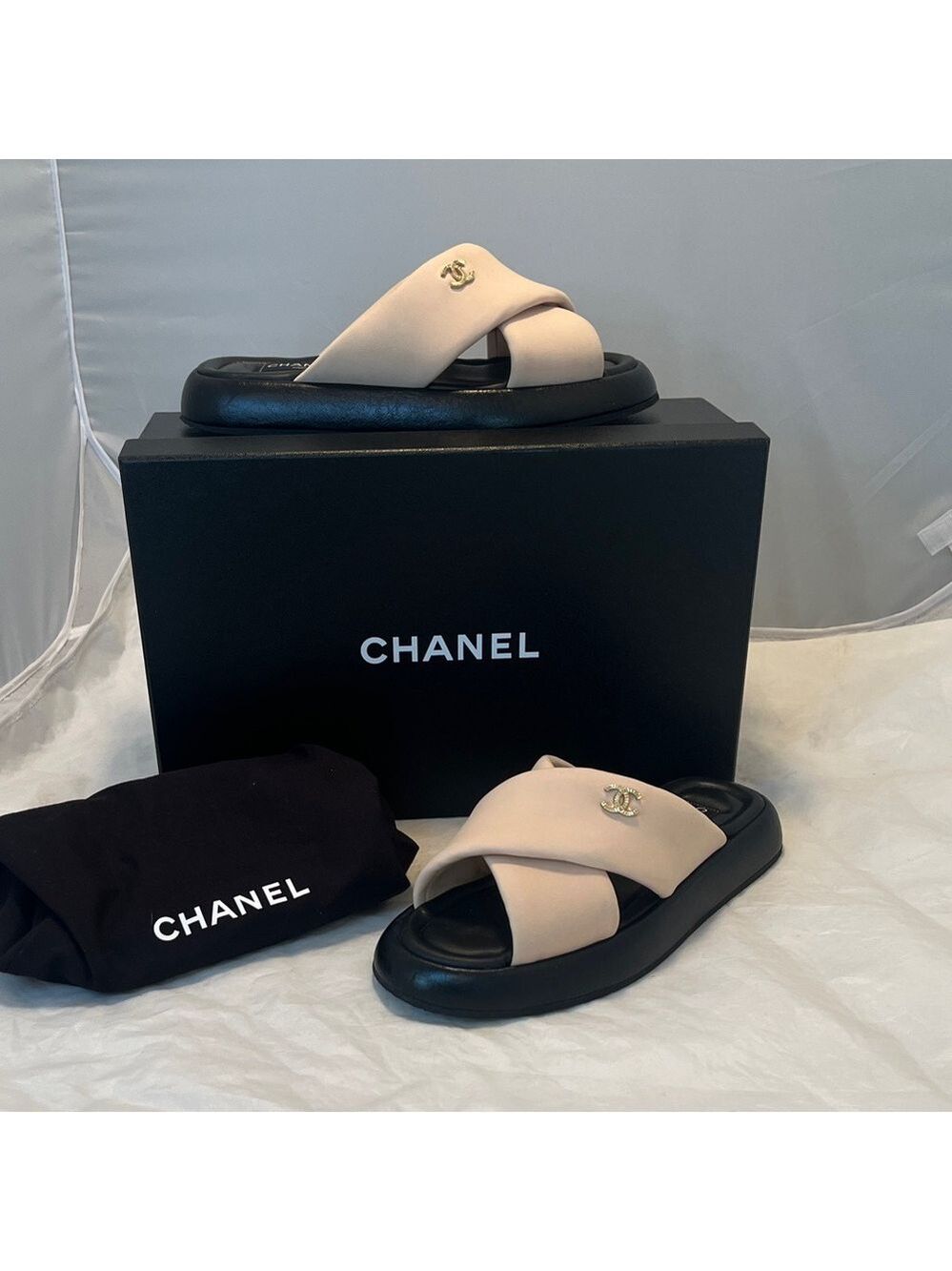 Chanel Interlocking CC Logo Slides